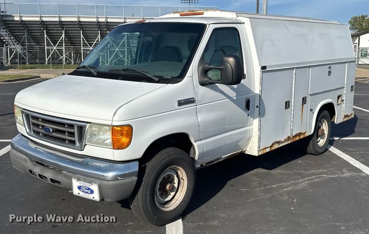 2007 Ford E350 utility van - EV1976