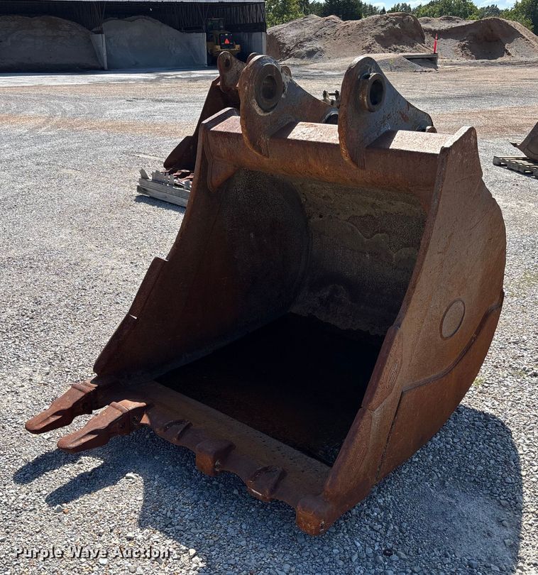 Strickland EC240 excavator bucket - EV3051