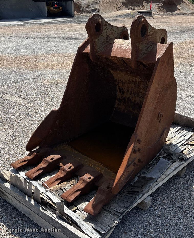 CP 40" W excavator bucket - EV3052