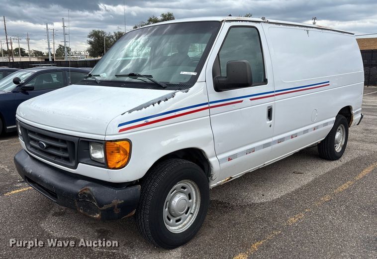2004 Ford E150 van - EV3070