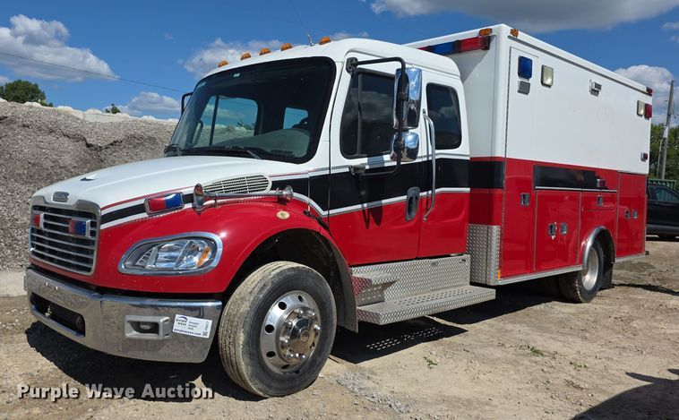 2006 Freightliner  ambulance - FI0517