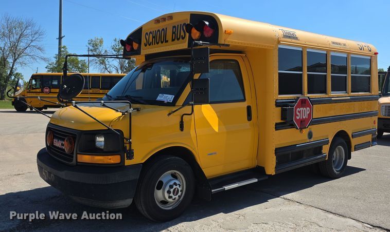 2008 GMC Savana school bus - FI0520