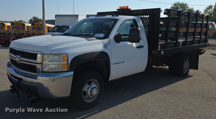 2007 Chevrolet Silverado 3500HD flatbed pickup truck - FI0544