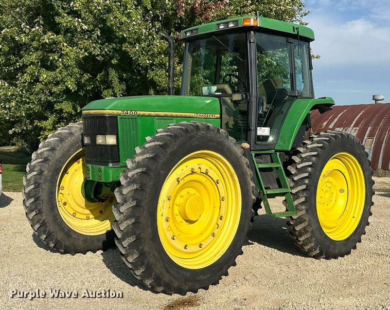 1996 John Deere 7400 MFWD tractor - DV0643