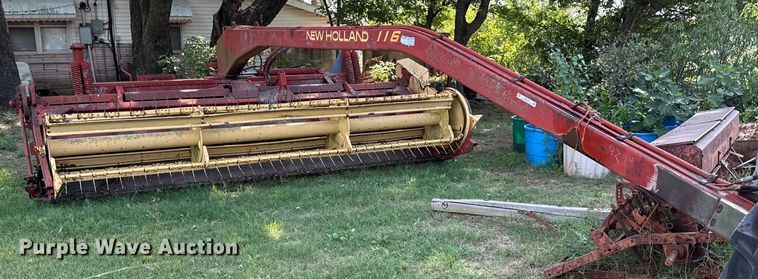 New Holland 116 swather / windrower - DY8191