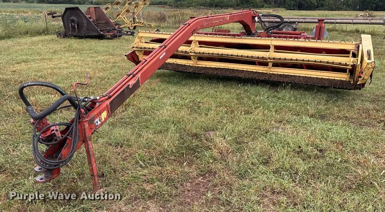New Holland 116 swather / windrower - DY8221