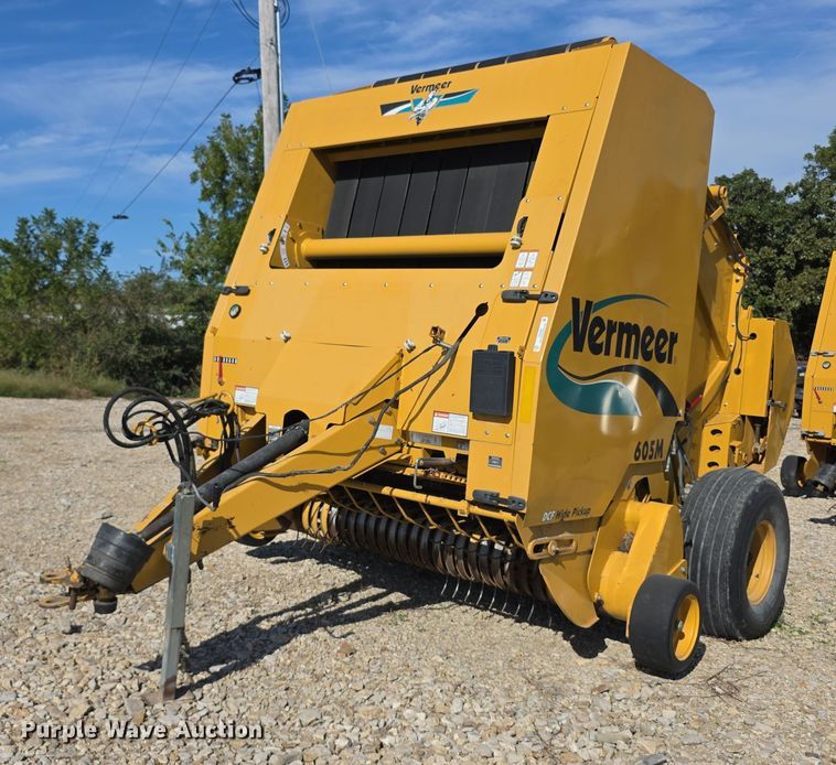 2006 Vermeer  605M DCF Wide pickup round baler - DZ6386
