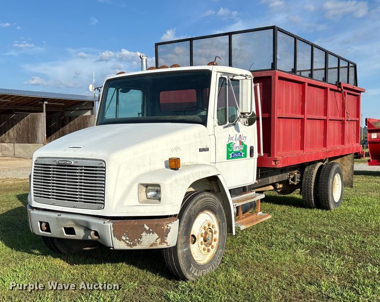 1996 Freightliner FL70 Business Class silage truck - ED2261