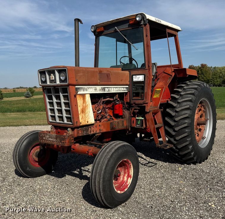 1977 International Harvester Hydro 186 tractor - EF2195
