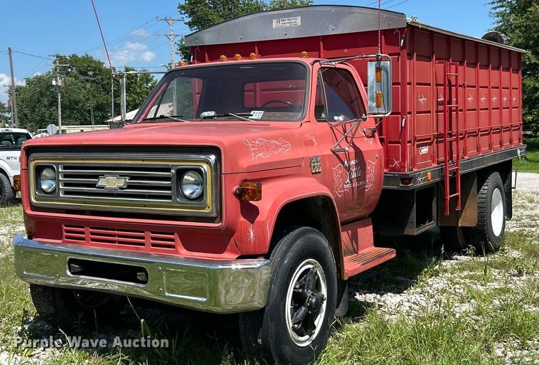 1977 Chevrolet C65 grain truck - EK8407
