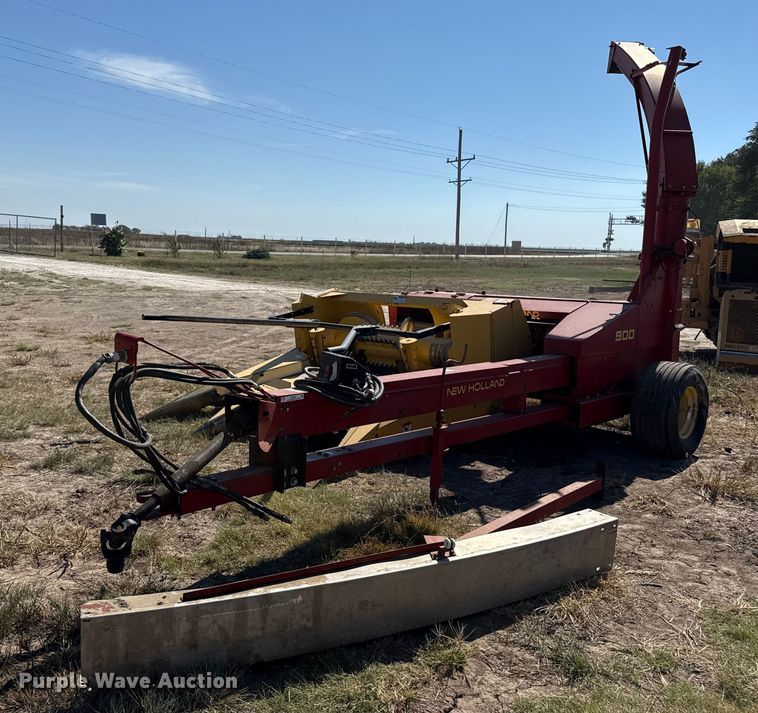 New Holland 900 forage harvester - EP0693