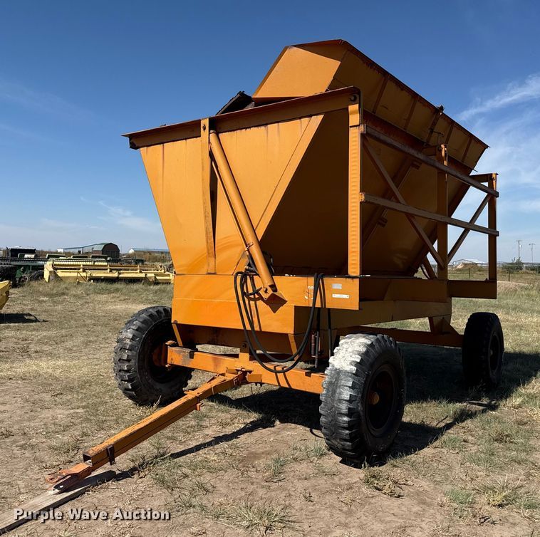 Richardton 1400 silage dump wagon - EP0694