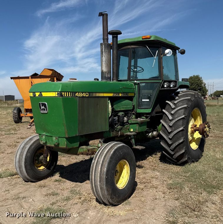 1981 John Deere 4840 tractor - EP0701