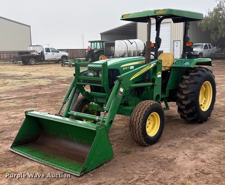 2010 John Deere 5055D tractor - EU4660