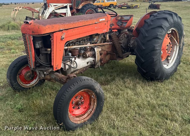 1961 Massey-Ferguson 65 tractor - EU6004