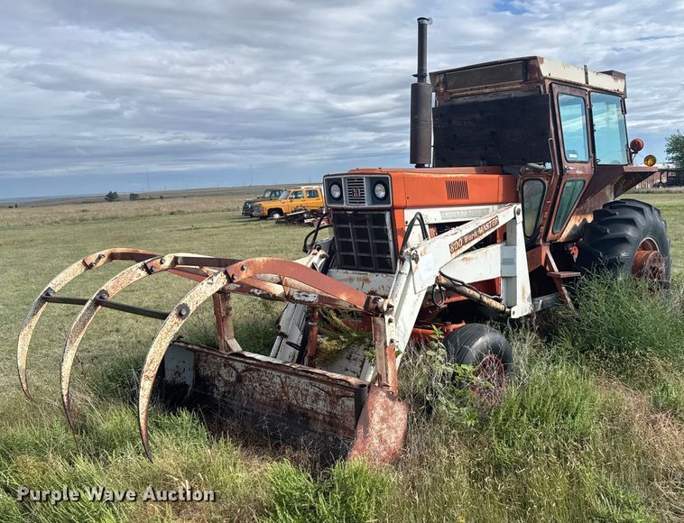 1975 International F 766 tractor - EU6005