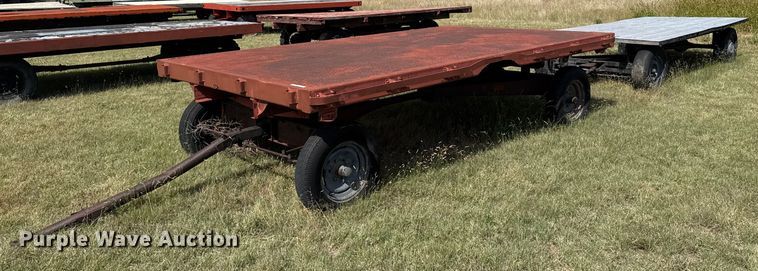 (2) hay wagons - EU6027