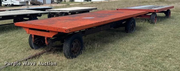 (2) hay wagons - EU6029