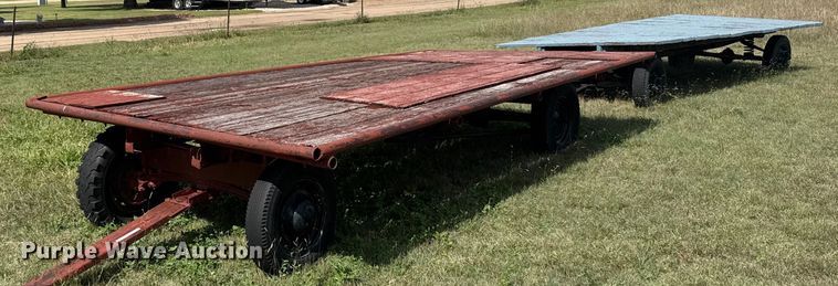 (2) hay wagons - EU6031