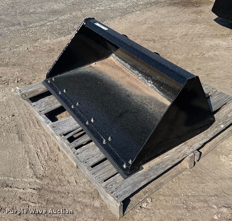 Kubota AP-CL142LC compact utility loader bucket - EU6067