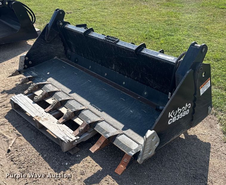 Kubota CB3580 skid steer four-in-one bucket - EU6075
