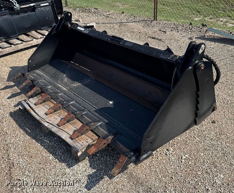 Land Pride CB2580 skid steer four-in-one bucket - EU6078