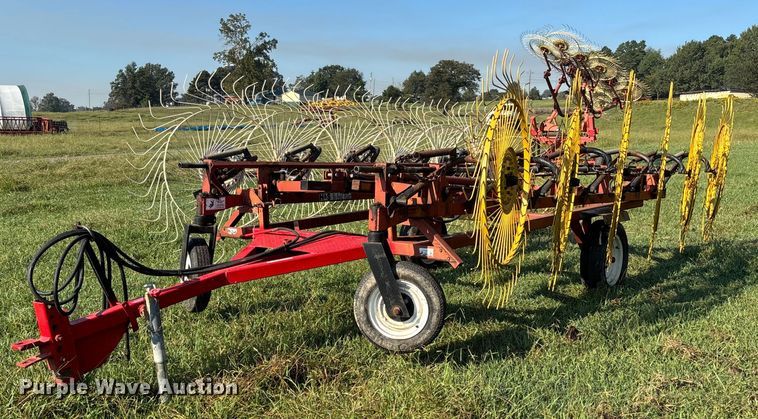 H & S hay rake - EV3026