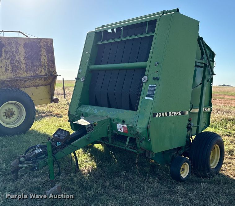 John Deere 535 round baler - IE9215