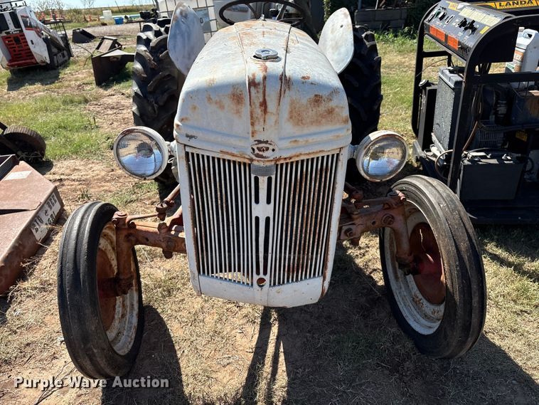 Ford 8N tractor - IE9224