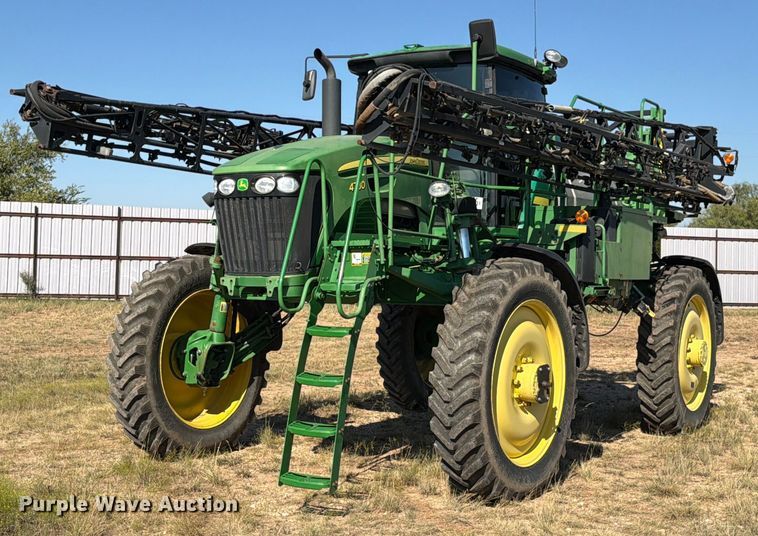 2010 John Deere 4730 sprayer - YA1145