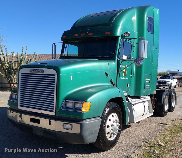 1995 Freightliner FLD semi truck - EC1216