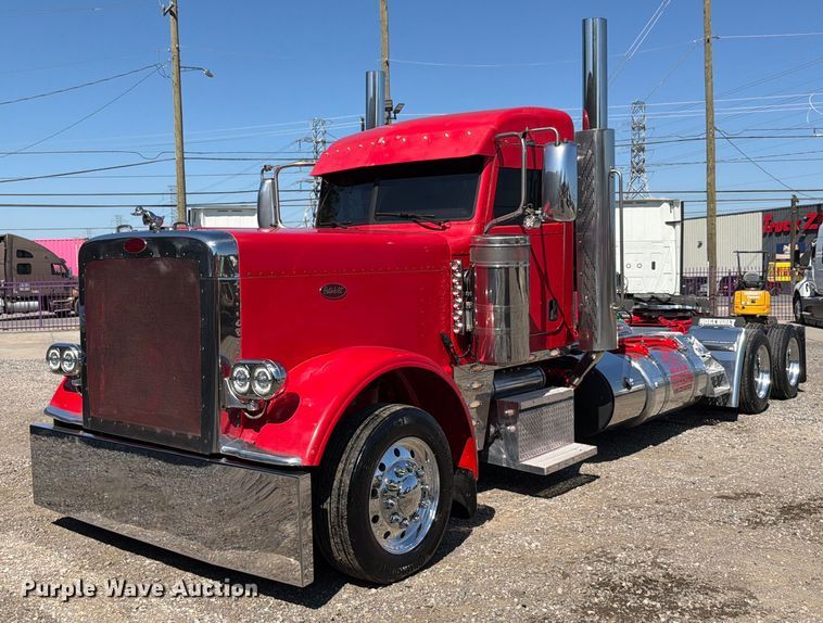 2016 Peterbilt 389 semi truck - ED5940
