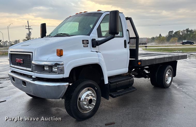 2009 GMC C5500 4x4 flatbed truck - EE4149