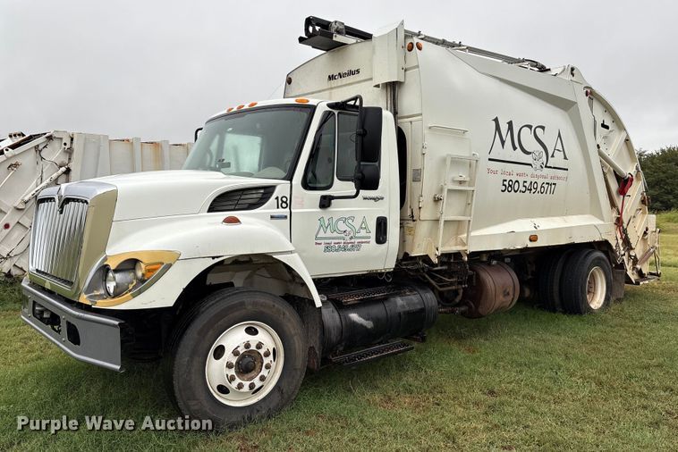 2008 International 7400 refuse truck - EM0591