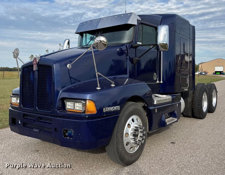 2003 Kenworth T600 semi truck - EM8197