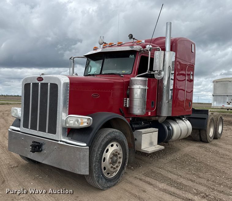 2015 Peterbilt 389 semi truck - EP0677