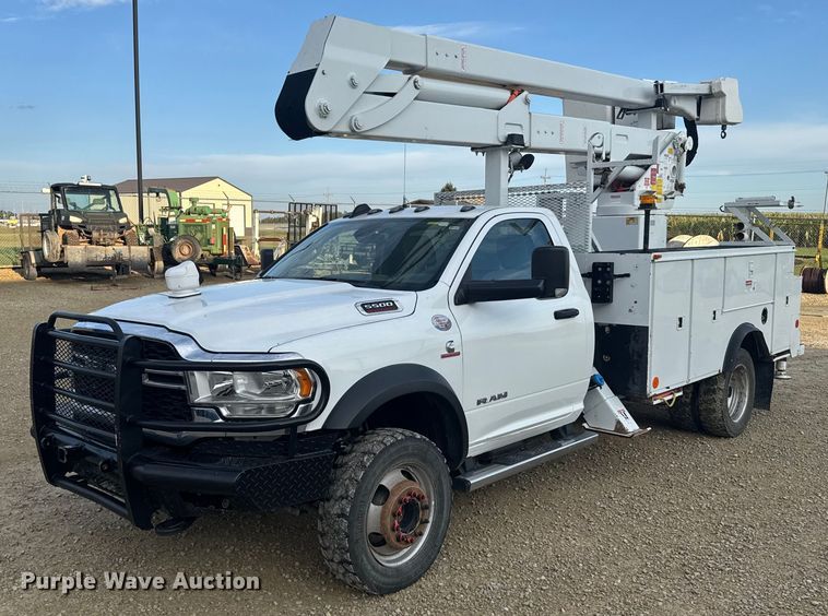 2019 RAM 5500 bucket truck - ER2471