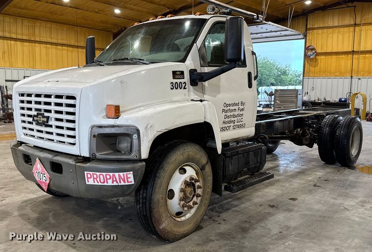 2009 Chevrolet C8500 truck cab and chassis - EU2165