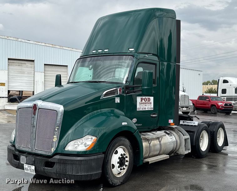 2019 Kenworth T680 semi truck - EV1868