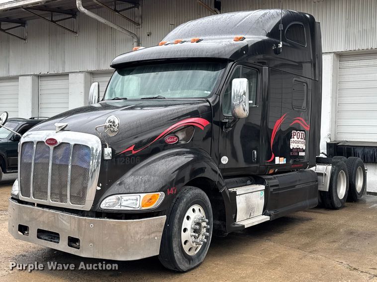 2005 Peterbilt 387 semi truck - EV1869