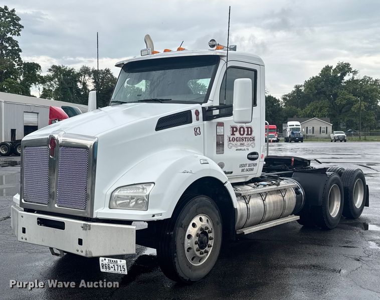 2019 Kenworth T880 semi truck - EV1873