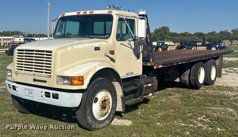 1997 International 4700 rollback truck - EV1958