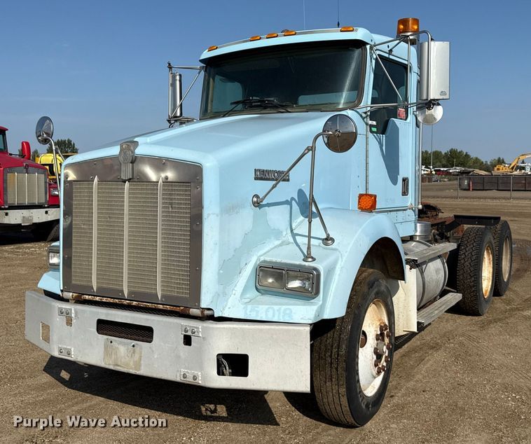 1999 Kenworth T800 semi truck - ND9414