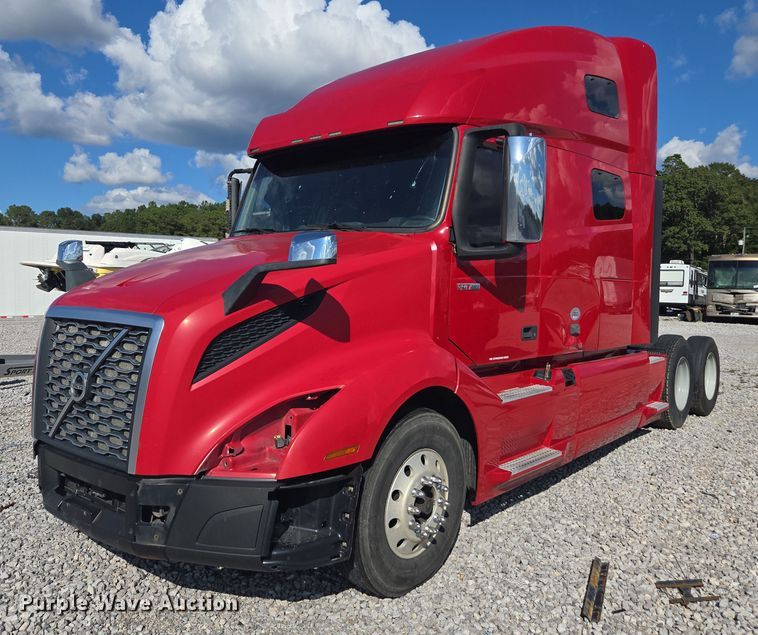 2019 Volvo VN semi truck - YA0713