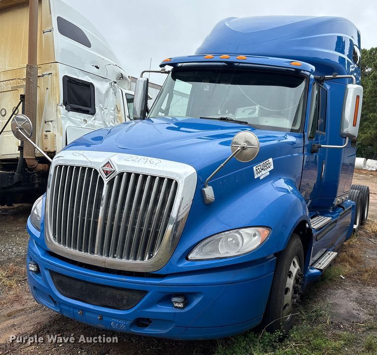 2016 International ProStar Plus 122 semi truck - YA0855