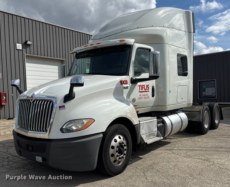 2020 International LT625 semi truck - YA1043