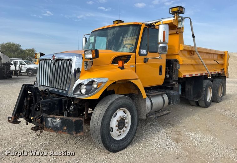 2010 International 7500 dump truck - DO2309