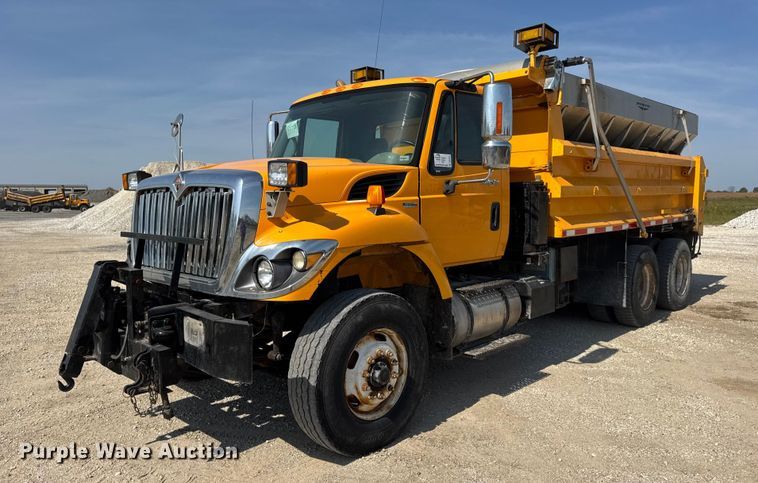 2011 International 7500 dump truck - DO2314