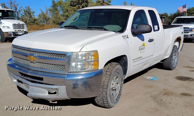 2012 Chevrolet Silverado 1500 Ext. Cab pickup truck - DP5044