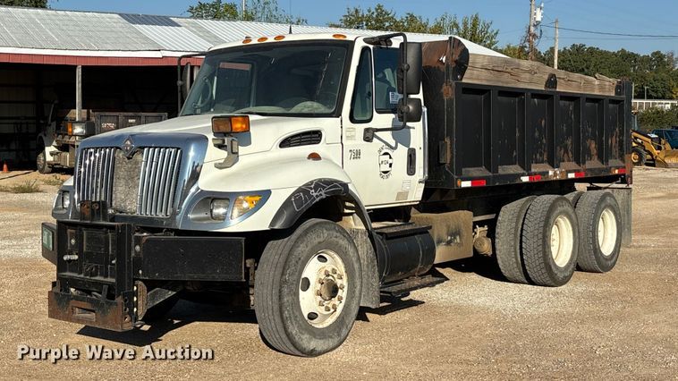 2007 International 7500 dump truck - DU1430